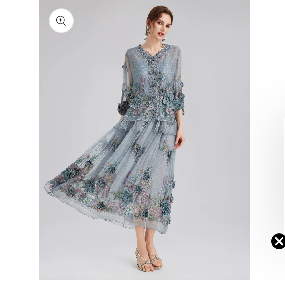 Rich Radi Q’s 3-D Floral Silk Skirt – Bluish Gray, Handcrafted Couture - Picture 6 of 9